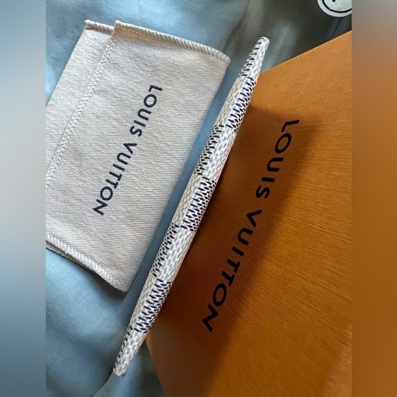 Daily Card Holder - Picture 8 of 10